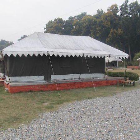 Derra Camp And Resort Jhājra Esterno foto
